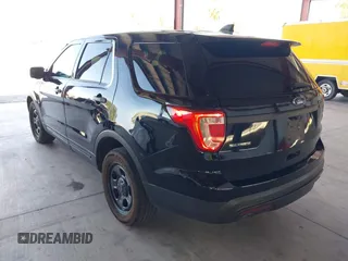 2016 Ford Police Interceptor Utility z VIN 1FM5K8AR9GGA19543, wystawiony jako IAAI lot #42487425 z przebiegiem 194 721 mil mil oraz . Historia ofert i sprzedaży dostępna na DreamBid. Obrazek 3.