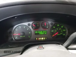 2004 Mercury Sable GS z VIN 1MEFM50U74A624472, wystawiony jako Copart lot #49885305 z przebiegiem 115 247 mil mil oraz Szkoda całkowita • Salvage title. Historia ofert i sprzedaży dostępna na DreamBid. Obrazek 9.