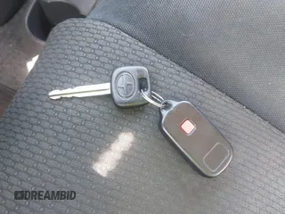 2006 Scion xB z VIN JTLKT324464090213, wystawiony jako IAAI lot #42306140 z przebiegiem 223 224 mil mil oraz . Historia ofert i sprzedaży dostępna na DreamBid. Obrazek 11.