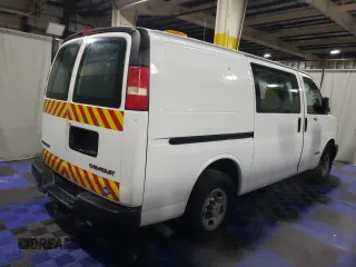 2004 Chevrolet Express Cargo Van with VIN 1GCGG25U941191984, listed as a Copart auction lot 85902384 with 187,377 mi miles and Clean Title. Bid and sale history available at carsss.com. Image 3.