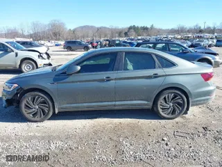 2019 Volkswagen Jetta SEL Premium with VIN 3VWG57BU4KM102200, listed as a IAAI auction lot 41356445 with 85,525 mi miles. Bid and sale history available at carsss.com. Image 14.