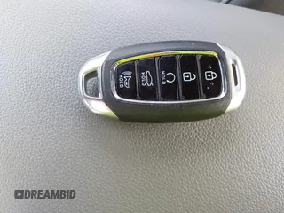 2022 Hyundai Elantra SEL with VIN 5NPLM4AG7NH085403, listed as a IAAI auction lot 40477863 with 18,638 mi miles and . Bid and sale history available at DreamBid. Image 11.