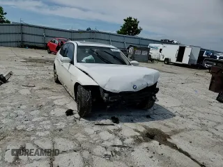 2008 BMW 3 Series 328xi z VIN WBAVC93578K042039, wystawiony jako Copart lot #63218255 z przebiegiem Nie podano mil oraz Szkoda całkowita • Salvage title. Historia ofert i sprzedaży dostępna na DreamBid. Obrazek 14.