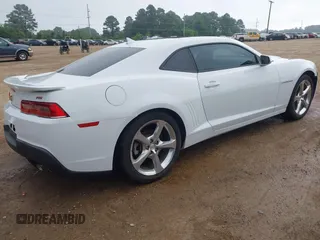 2014 Chevrolet Camaro LT z VIN 2G1FC1E39E9245413, wystawiony jako IAAI lot #42080811 z przebiegiem 88 584 mil mil oraz . Historia ofert i sprzedaży dostępna na DreamBid. Obrazek 4.