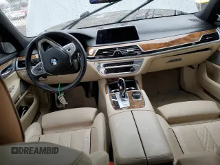 2017 BMW 7 Series 750i with VIN WBA7F0C33HGM22010, listed as a Copart auction lot 45919333 with 0 mi miles. Bid and sale history available at carsss.com. Image 8.