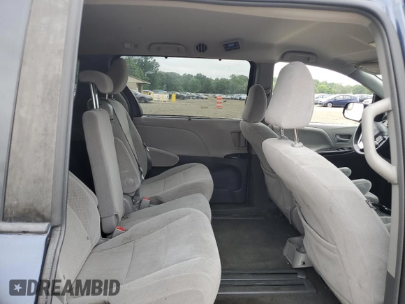 2018 Toyota Sienna LE Auto Access Seat with VIN 5TDKZ3DC1JS952847, listed as a Copart auction lot 62148985 with 98,950 mi miles and Salvage title. Bid and sale history available at DreamBid. Image 11.