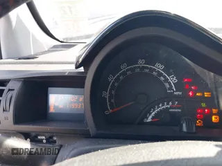 2012 Scion iQ z VIN JTNJJXB0XCJ013923, wystawiony jako IAAI lot #42109295 z przebiegiem 119 937 mil mil oraz . Historia ofert i sprzedaży dostępna na DreamBid. Obrazek 7.