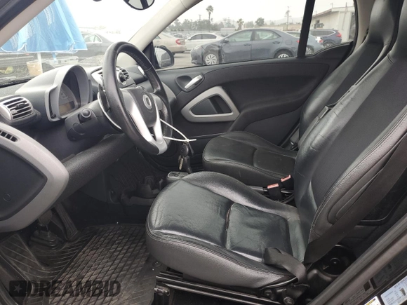 2008 Smart fortwo Pure z VIN WMEEJ31X38K139671, wystawiony jako Copart lot #60278585 z przebiegiem 110 392 mil mil oraz Czysty tytuł • Clean title. Historia ofert i sprzedaży dostępna na DreamBid. Obrazek 7.