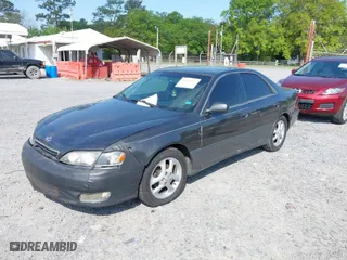 2000 Lexus ES 300 with VIN JT8BF28G2Y5089166, listed as a IAAI auction lot 42004449 with 326,305 mi miles. Bid and sale history available at carsss.com. Image 2.