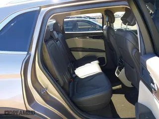 2019 Lincoln Nautilus Reserve with VIN 2LMPJ6L96KBL31417, listed as a IAAI auction lot 41415040 with 66,436 mi miles. Bid and sale history available at carsss.com. Image 8.