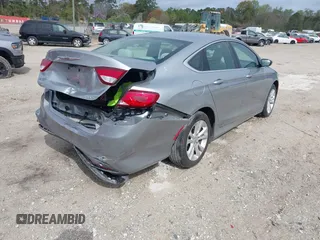 2016 Chrysler 200 Limited with VIN 1C3CCCAB0GN183682, listed as a IAAI auction lot 41897334 with 33,371 mi miles. Bid and sale history available at carsss.com. Image 4.