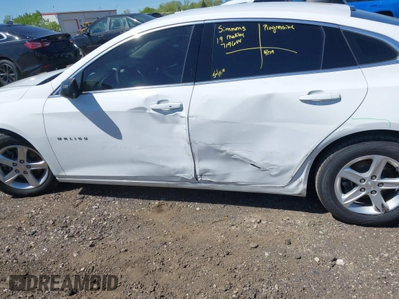 2019 Chevrolet Malibu LS z VIN 1G1ZB5ST1KF175159, wystawiony jako IAAI lot #42240454 z przebiegiem 74 815 mil mil oraz . Historia ofert i sprzedaży dostępna na DreamBid. Obrazek 6.