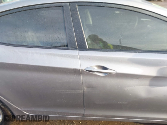 2011 Hyundai Elantra GLS z VIN KMHDH4AE1BU093985, wystawiony jako IAAI lot #41101288 z przebiegiem 80 882 mil mil oraz . Historia ofert i sprzedaży dostępna na DreamBid. Obrazek 13.