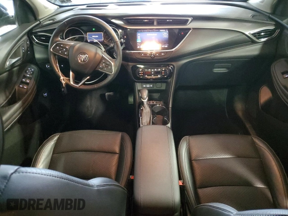 2021 Buick Encore GX Essence z VIN KL4MMGSL8MB138024, wystawiony jako Copart lot #48234935 z przebiegiem 48 960 mil mil oraz Szkoda całkowita • Salvage title. Historia ofert i sprzedaży dostępna na DreamBid. Obrazek 8.