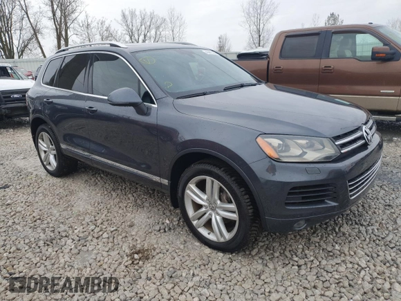 2012 Volkswagen Touareg Sport z VIN WVGFK9BP6CD005005, wystawiony jako Copart lot #46802355 z przebiegiem 141 430 mil mil oraz Czysty tytuł • Clean title. Historia ofert i sprzedaży dostępna na DreamBid. Obrazek 4.