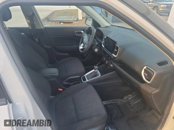2024 Hyundai Venue SE with VIN KMHRB8A3XRU288751, listed as a Copart auction lot 88154795 with 9,233 mi miles and Clean Title. Bid and sale history available at DreamBid. Image 5.