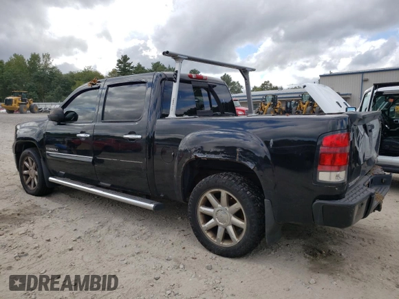 2007 GMC Sierra Denali z VIN 2GTEK638971651761, wystawiony jako Copart lot #73001574 z przebiegiem Nie podano mil oraz Nie do naprawy. Historia ofert i sprzedaży dostępna na DreamBid. Obrazek 2.