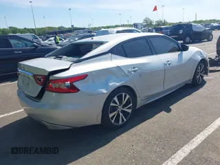 2017 Nissan Maxima S z VIN 1N4AA6AP7HC432410, wystawiony jako IAAI lot #42241479 z przebiegiem 138 157 mil mil oraz . Historia ofert i sprzedaży dostępna na DreamBid. Obrazek 4.