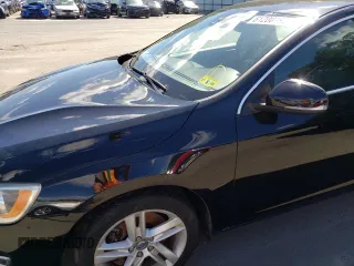 2015 Volvo S60 T5 Premier with VIN YV1612TB5F1312389, listed as a Copart auction lot 61200192 with 81,077 mi miles. Bid and sale history available at carsss.com. Image 9.