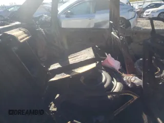 2000 Volvo S70 z VIN YV1LS61J0Y2651057, wystawiony jako Copart lot #69785084 z przebiegiem Nie podano mil oraz Nie do naprawy. Historia ofert i sprzedaży dostępna na DreamBid. Obrazek 10.