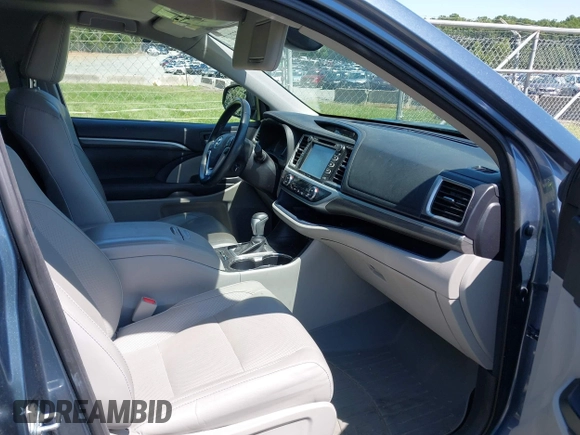 2017 Toyota Highlander Limited z VIN 5TDYZRFH5HS211505, wystawiony jako IAAI lot #42558655 z przebiegiem 127 368 mil mil oraz . Historia ofert i sprzedaży dostępna na DreamBid. Obrazek 5.
