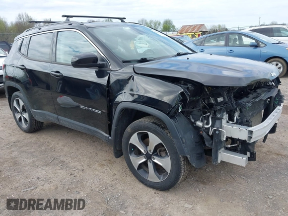 2020 Jeep Compass Latitude с VIN 3C4NJDBBXLT256632, выставлен на аукционе IAAI как лот 42155530 с пробегом 71 888 миль миль и . История ставок и продаж доступна на DreamBid. Изображение 1.