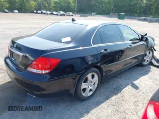 2006 Acura RL z VIN JH4KB16556C012209, wystawiony jako IAAI lot #42427472 z przebiegiem Nie podano mil oraz . Historia ofert i sprzedaży dostępna na DreamBid. Obrazek 4.