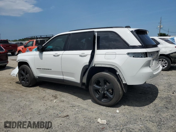 2023 Jeep Grand Cherokee Laredo z VIN 1C4RJGAGXPC552901, wystawiony jako Copart lot #60107115 z przebiegiem 44 231 mil mil oraz Szkoda całkowita • Salvage title. Historia ofert i sprzedaży dostępna na DreamBid. Obrazek 2.