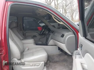 2013 Chevrolet Tahoe LT with VIN 1GNSKBE01DR270967, listed as a IAAI auction lot 41875788 with 200,687 mi miles and . Bid and sale history available at DreamBid. Image 5.