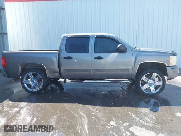2008 Chevrolet Silverado 1500 1LT with VIN 2GCEC130281145698, listed as a IAAI auction lot 41883409 with 235,900 mi miles and . Bid and sale history available at DreamBid. Image 13.