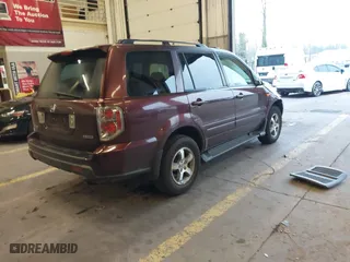 2008 Honda Pilot EX with VIN 5FNYF18458B031305, listed as a IAAI auction lot 41732685 with 204,556 mi miles. Bid and sale history available at carsss.com. Image 4.