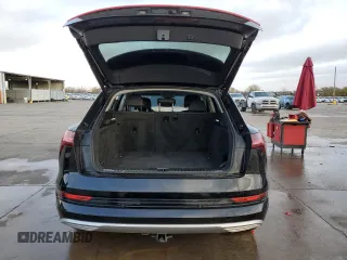 2021 Audi e-tron Premium Plus with VIN WA1LAAGE3MB014433, listed as a Copart auction lot 83881024 with 32,126 mi miles and Clean Title. Bid and sale history available at DreamBid. Image 6.