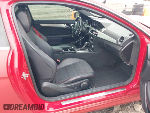 2013 Mercedes-Benz C 250 с VIN WDDGJ4HB7DG051801, выставлен на аукционе IAAI как лот 42419210 с пробегом 78 241 миль миль и . История ставок и продаж доступна на DreamBid. Изображение 5.