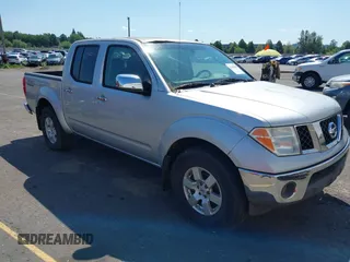 2006 Nissan Frontier SE z VIN 1N6AD07U36C468195, wystawiony jako IAAI lot #42408698 z przebiegiem 192 721 mil mil oraz . Historia ofert i sprzedaży dostępna na DreamBid. Obrazek 1.