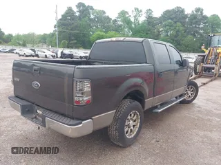 2005 Ford F-150 XLT z VIN 1FTRW12W35FB34549, wystawiony jako IAAI lot #41923359 z przebiegiem 286 494 mil mil oraz . Historia ofert i sprzedaży dostępna na DreamBid. Obrazek 4.