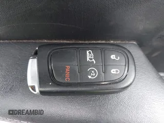 2020 Jeep Cherokee Latitude Plus z VIN 1C4PJMLBXLD538959, wystawiony jako IAAI lot #42266458 z przebiegiem 67 543 mil mil oraz . Historia ofert i sprzedaży dostępna na DreamBid. Obrazek 11.