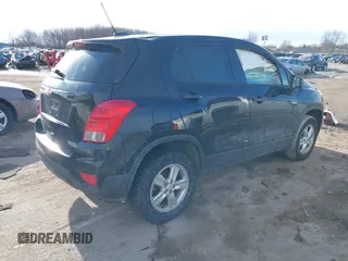 2019 Chevrolet Trax LS with VIN 3GNCJNSB8KL324963, listed as a IAAI auction lot 41690924 with 81,229 mi miles. Bid and sale history available at carsss.com. Image 4.