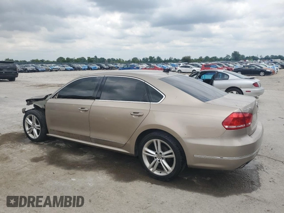 2015 Volkswagen Passat SEL Premium z VIN 1VWCV7A3XFC030563, wystawiony jako Copart lot #56851175 z przebiegiem 217 343 mil mil oraz Szkoda całkowita • Salvage title. Historia ofert i sprzedaży dostępna na DreamBid. Obrazek 2.