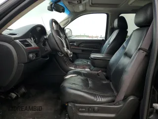 2011 Cadillac Escalade ESV Premium z VIN 1GYS3JEF3BR316942, wystawiony jako Copart lot #79824854 z przebiegiem 145 214 mil mil oraz Czysty tytuł • Clean title. Historia ofert i sprzedaży dostępna na DreamBid. Obrazek 7.