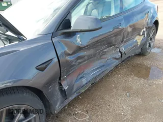 2023 Tesla Model 3 с VIN 5YJ3E1EA1PF716004, выставлен на аукционе IAAI как лот 41809672 с пробегом 2 775 миль миль и . История ставок и продаж доступна на DreamBid. Изображение 20.