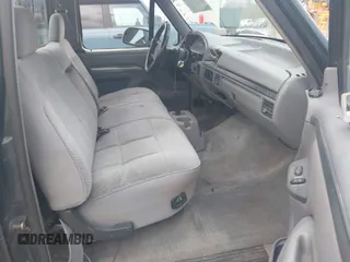 1995 Ford F-150 with VIN 1FTEF15N3SLB27468, listed as a IAAI auction lot 41848685 with 163,044 mi miles. Bid and sale history available at carsss.com. Image 5.