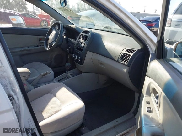 2008 Kia Spectra EX with VIN KNAFE122085548544, listed as a IAAI auction lot 41992130 with 207,002 mi miles. Bid and sale history available at carsss.com. Image 5.