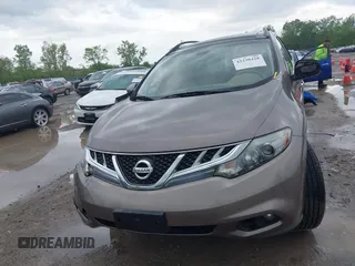 2011 Nissan Murano LE z VIN JN8AZ1MW3BW182568, wystawiony jako IAAI lot #42230428 z przebiegiem 115 348 mil mil oraz . Historia ofert i sprzedaży dostępna na DreamBid. Obrazek 12.
