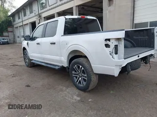 2022 Ford F-150 XL z VIN 1FTEW1EP1NKE50669, wystawiony jako IAAI lot #42294888 z przebiegiem 77 191 mil mil oraz . Historia ofert i sprzedaży dostępna na DreamBid. Obrazek 3.