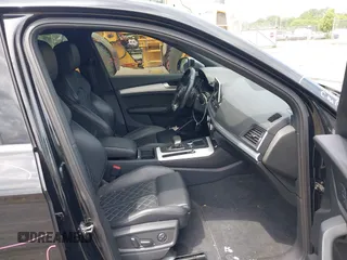 2018 Audi SQ5 Premium Plus z VIN WA1A4AFYXJ2169180, wystawiony jako IAAI lot #42471340 z przebiegiem 57 235 mil mil oraz . Historia ofert i sprzedaży dostępna na DreamBid. Obrazek 5.