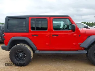 2020 Jeep Wrangler Unlimited Sport S z VIN 1C4HJXDN7LW281357, wystawiony jako IAAI lot #42363990 z przebiegiem 69 068 mil mil oraz . Historia ofert i sprzedaży dostępna na DreamBid. Obrazek 13.