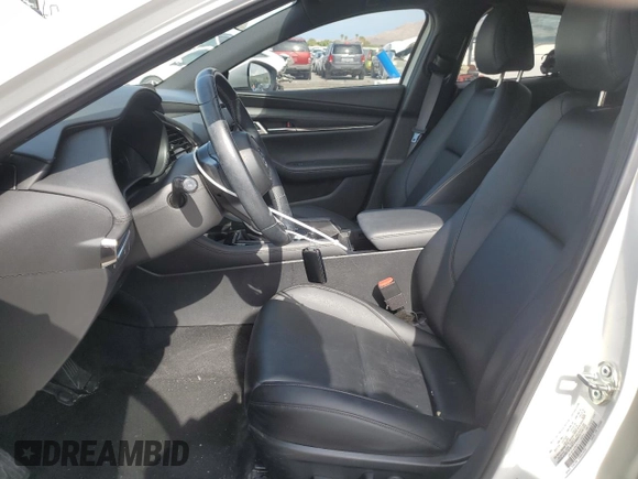 2019 Mazda 3 Preferred z VIN JM1BPAMM2K1118054, wystawiony jako Copart lot #56214655 z przebiegiem Nie podano mil oraz Szkoda całkowita • Salvage title. Historia ofert i sprzedaży dostępna na DreamBid. Obrazek 7.