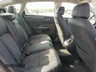 2019 Honda Clarity Plug-In Hybrid with VIN JHMZC5F12KC004076, listed as a Copart auction lot 70198693 with 105,325 mi miles. Bid and sale history available at carsss.com. Image 10.