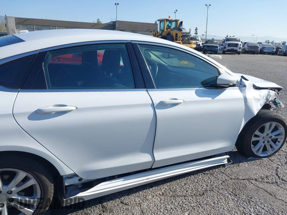 2015 Chrysler 200 Limited with VIN 1C3CCCAB2FN743877, listed as a IAAI auction lot 42000812 with 70,222 mi miles. Bid and sale history available at carsss.com. Image 18.