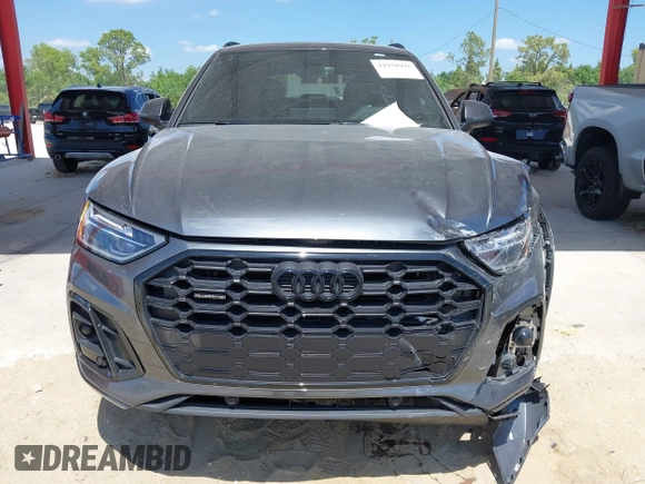 2024 Audi Q5 S line Premium z VIN WA1GAAFY5R2109175, wystawiony jako IAAI lot #41938991 z przebiegiem 7133 mil mil oraz . Historia ofert i sprzedaży dostępna na DreamBid. Obrazek 13.
